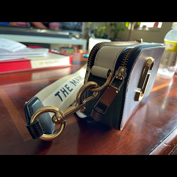 Marc Jacobs Handbags - MARC JACOBS SHOULDER BAG